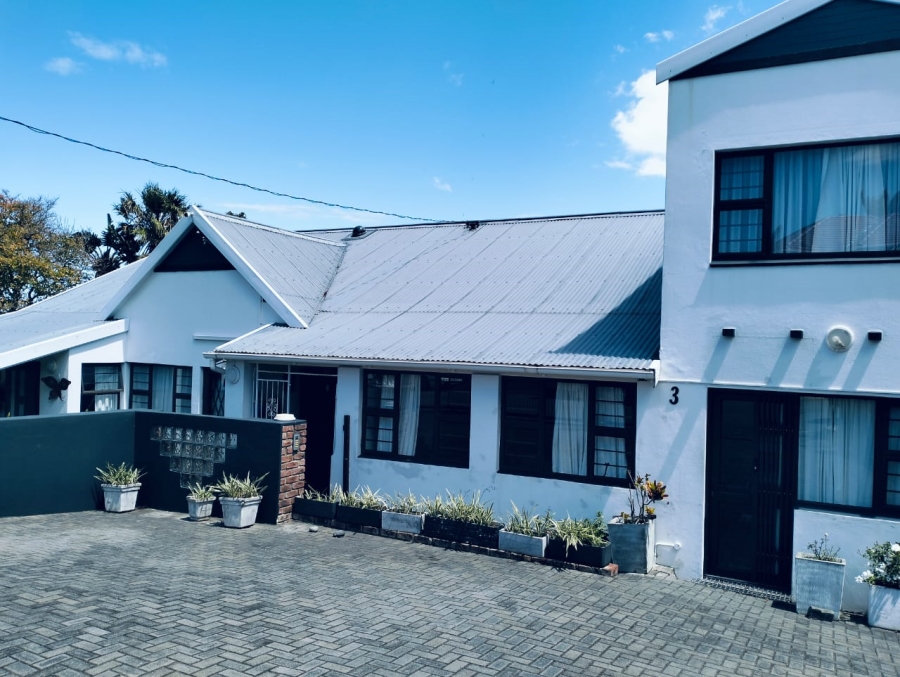 7 Bedroom Property for Sale in Baysville Eastern Cape